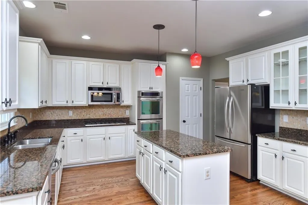 905 Lancaster Way, Atlanta, Georgia 30328, 3 Bedrooms Bedrooms, ,2 BathroomsBathrooms,Residential,For Sale,905 Lancaster Way,7640539
