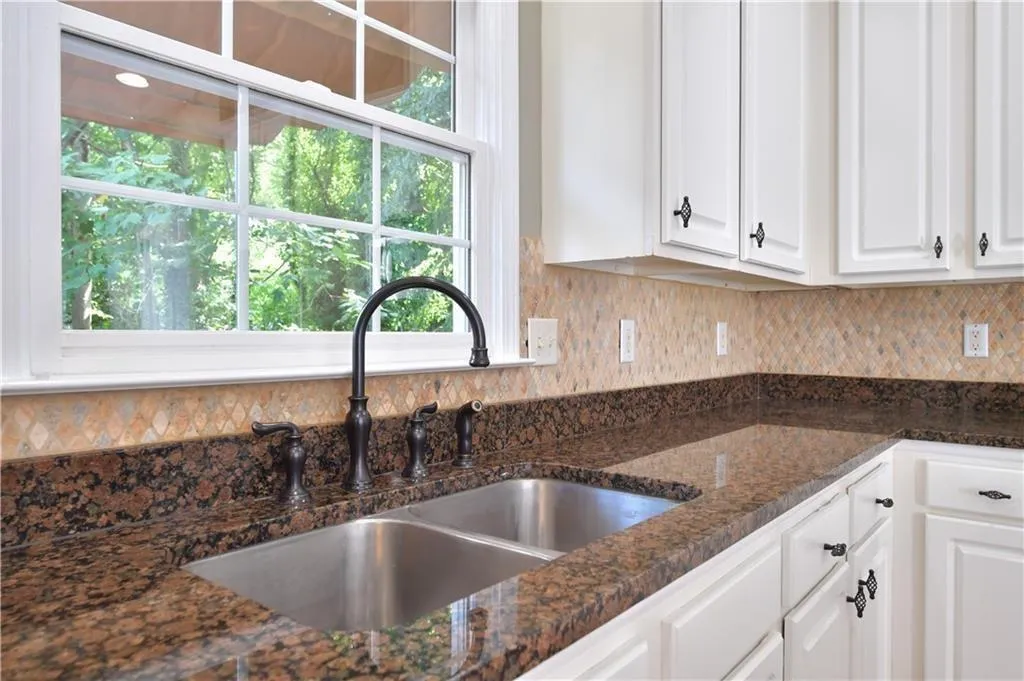 905 Lancaster Way, Atlanta, Georgia 30328, 3 Bedrooms Bedrooms, ,2 BathroomsBathrooms,Residential,For Sale,905 Lancaster Way,7640539