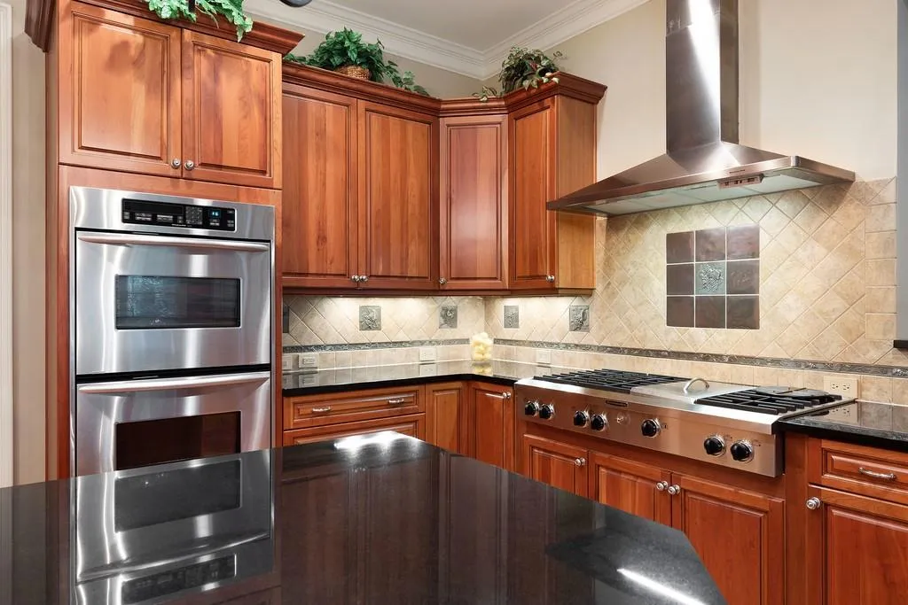 765 Glengate Place, Sandy Springs, Georgia 30328, 5 Bedrooms Bedrooms, ,5 BathroomsBathrooms,Residential,Sold,765 Glengate Place,6592827