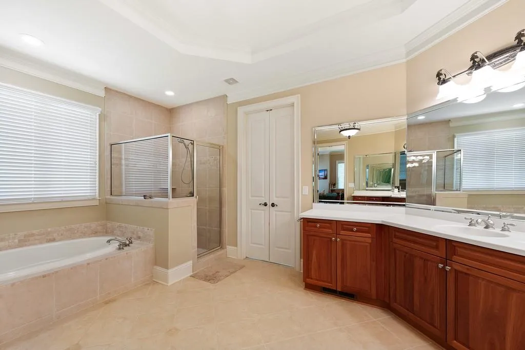 765 Glengate Place, Sandy Springs, Georgia 30328, 5 Bedrooms Bedrooms, ,5 BathroomsBathrooms,Residential,Sold,765 Glengate Place,6592827