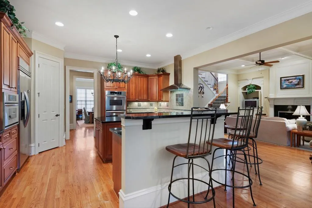 765 Glengate Place, Sandy Springs, Georgia 30328, 5 Bedrooms Bedrooms, ,5 BathroomsBathrooms,Residential,Sold,765 Glengate Place,6592827