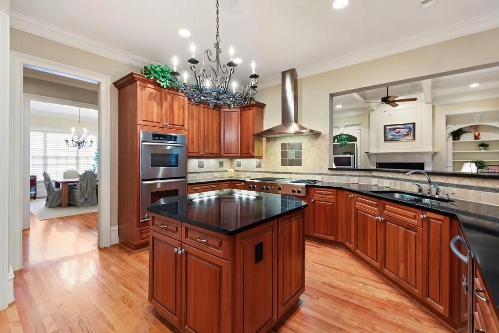 765 Glengate Place, Sandy Springs, Georgia 30328, 5 Bedrooms Bedrooms, ,5 BathroomsBathrooms,Residential,Sold,765 Glengate Place,6592827