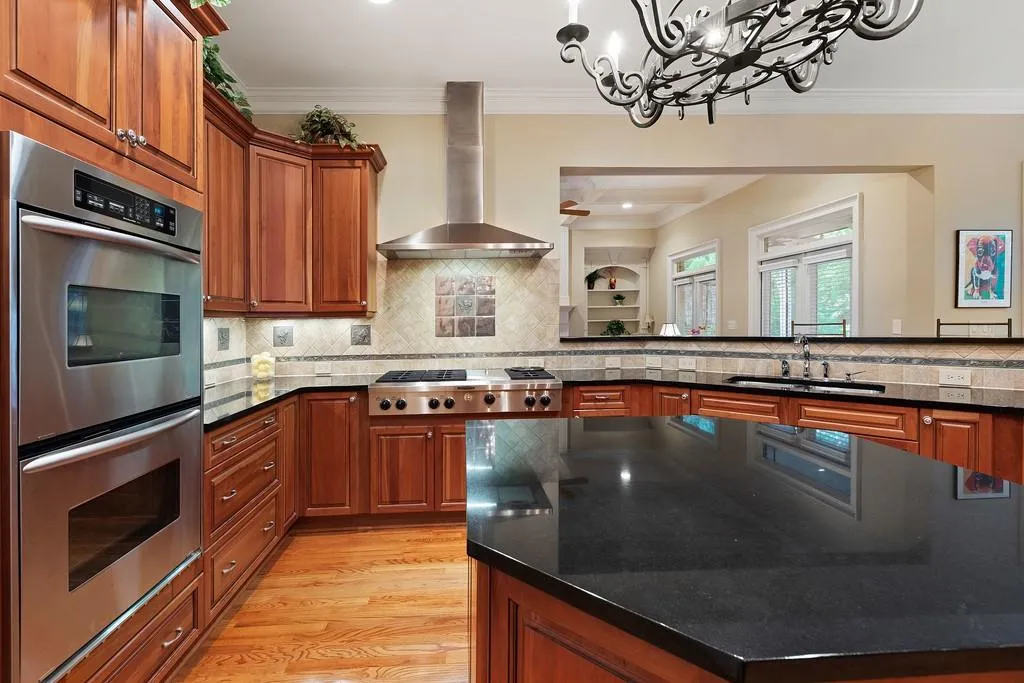 765 Glengate Place, Sandy Springs, Georgia 30328, 5 Bedrooms Bedrooms, ,5 BathroomsBathrooms,Residential,Sold,765 Glengate Place,6592827