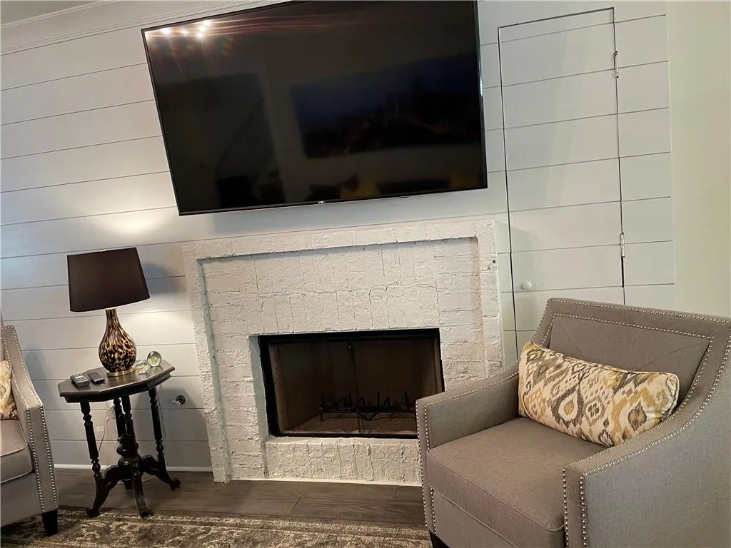 5400 Roswell Road Unit E 2, Sandy Springs, Georgia 30342, 2 Bedrooms Bedrooms, ,2 BathroomsBathrooms,Residential,Sold,5400 Roswell Road Unit E 2,6970163