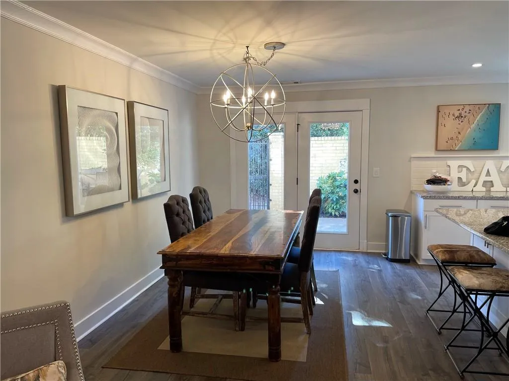 5400 Roswell Road Unit E 2, Sandy Springs, Georgia 30342, 2 Bedrooms Bedrooms, ,2 BathroomsBathrooms,Residential,Sold,5400 Roswell Road Unit E 2,6970163