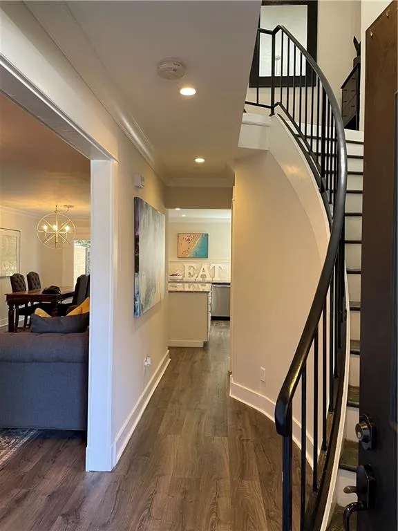 5400 Roswell Road Unit E 2, Sandy Springs, Georgia 30342, 2 Bedrooms Bedrooms, ,2 BathroomsBathrooms,Residential,Sold,5400 Roswell Road Unit E 2,6970163