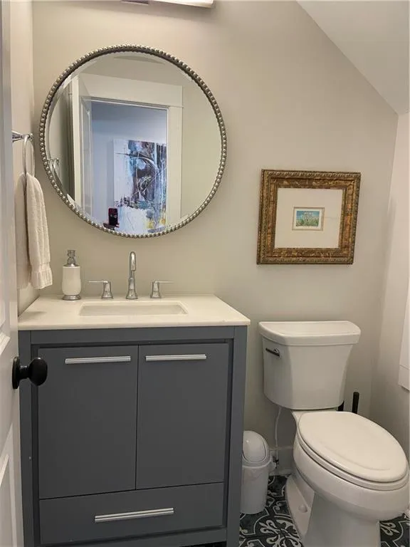 5400 Roswell Road Unit E 2, Sandy Springs, Georgia 30342, 2 Bedrooms Bedrooms, ,2 BathroomsBathrooms,Residential,Sold,5400 Roswell Road Unit E 2,6970163