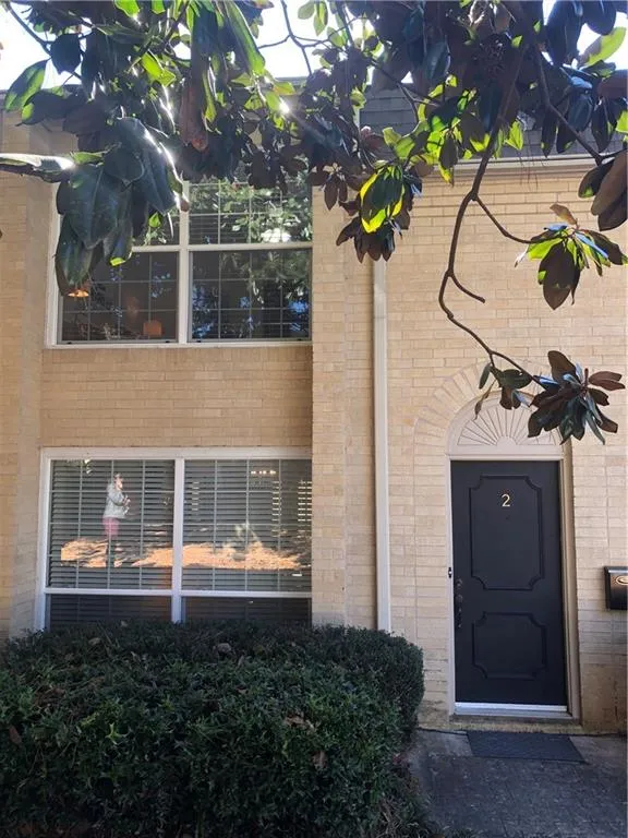 5400 Roswell Road Unit E 2, Sandy Springs, Georgia 30342, 2 Bedrooms Bedrooms, ,2 BathroomsBathrooms,Residential,Sold,5400 Roswell Road Unit E 2,6970163