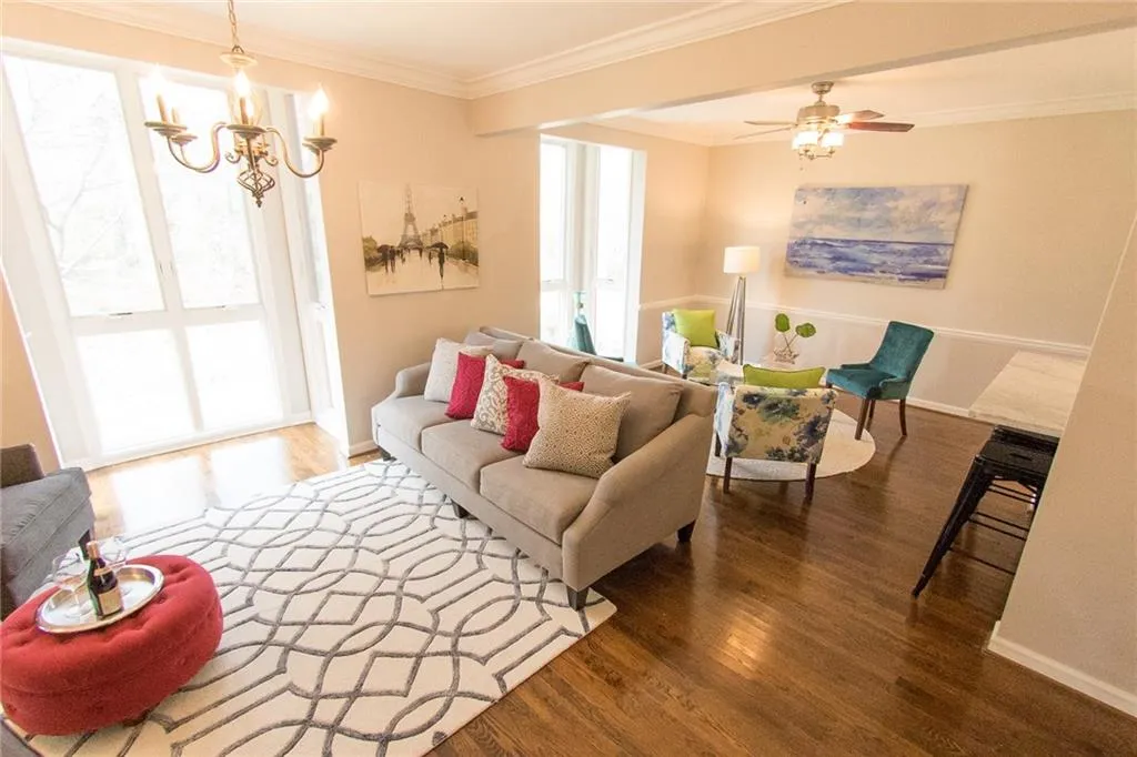 2 Willow Glen Unit 2, Sandy Springs, Georgia 30342, 3 Bedrooms Bedrooms, ,3 BathroomsBathrooms,Residential,Sold,2 Willow Glen Unit 2,5815760
