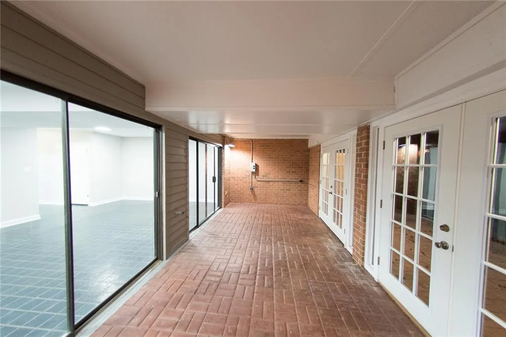 2 Willow Glen Unit 2, Sandy Springs, Georgia 30342, 3 Bedrooms Bedrooms, ,3 BathroomsBathrooms,Residential,Sold,2 Willow Glen Unit 2,5815760