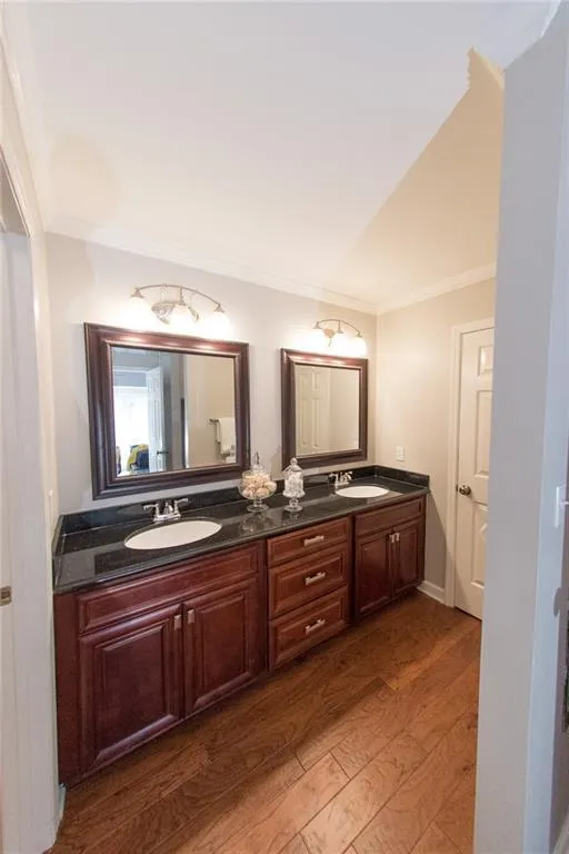 2 Willow Glen Unit 2, Sandy Springs, Georgia 30342, 3 Bedrooms Bedrooms, ,3 BathroomsBathrooms,Residential,Sold,2 Willow Glen Unit 2,5815760