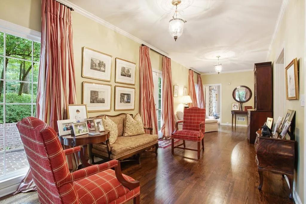 5240 Kenbrook Way, Atlanta, Georgia 30327, 4 Bedrooms Bedrooms, ,3 BathroomsBathrooms,Residential,Sold,5240 Kenbrook Way,5720365