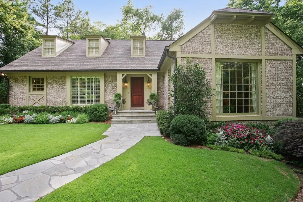 5240 Kenbrook Way, Atlanta, Georgia 30327, 4 Bedrooms Bedrooms, ,3 BathroomsBathrooms,Residential,Sold,5240 Kenbrook Way,5720365