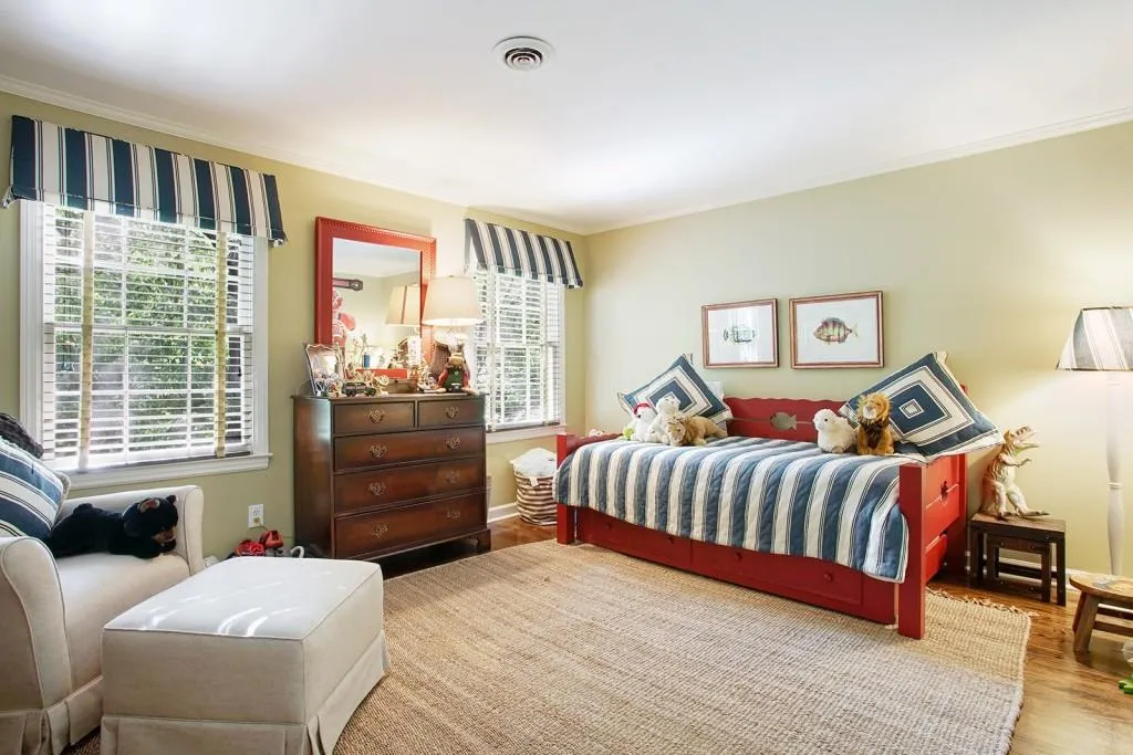 5240 Kenbrook Way, Atlanta, Georgia 30327, 4 Bedrooms Bedrooms, ,3 BathroomsBathrooms,Residential,Sold,5240 Kenbrook Way,5720365