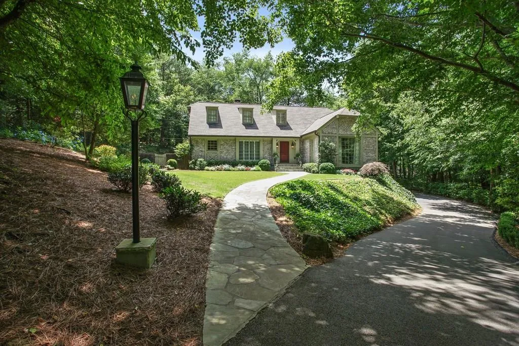 5240 Kenbrook Way, Atlanta, Georgia 30327, 4 Bedrooms Bedrooms, ,3 BathroomsBathrooms,Residential,Sold,5240 Kenbrook Way,5720365