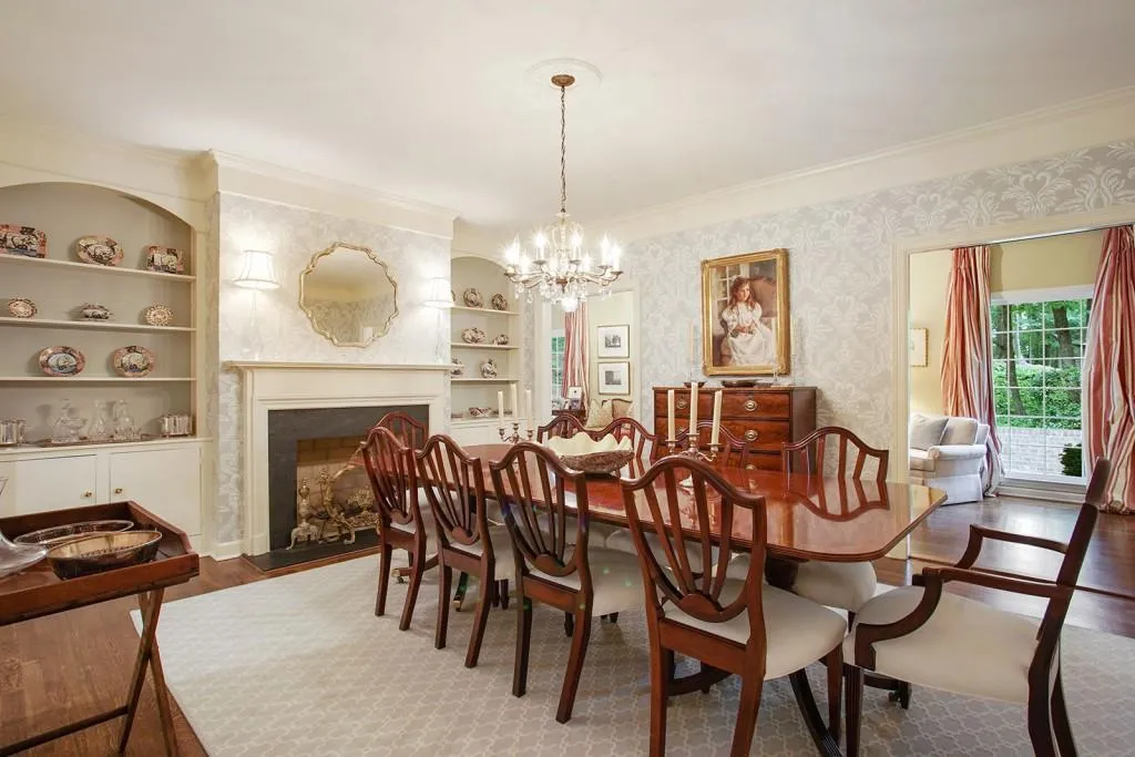 5240 Kenbrook Way, Atlanta, Georgia 30327, 4 Bedrooms Bedrooms, ,3 BathroomsBathrooms,Residential,Sold,5240 Kenbrook Way,5720365