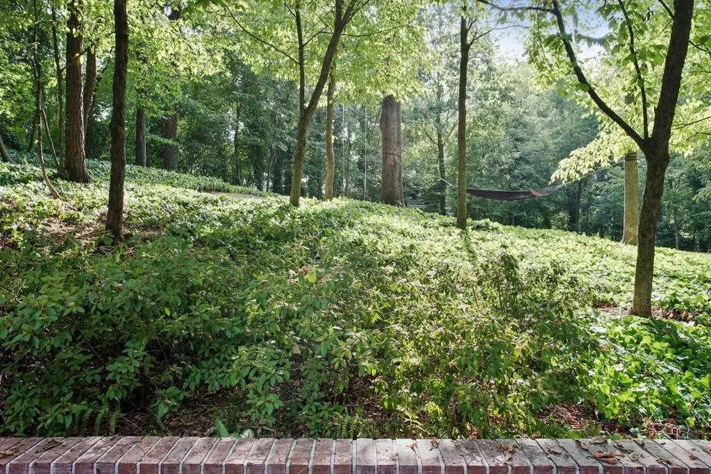 5240 Kenbrook Way, Atlanta, Georgia 30327, 4 Bedrooms Bedrooms, ,3 BathroomsBathrooms,Residential,Sold,5240 Kenbrook Way,5720365