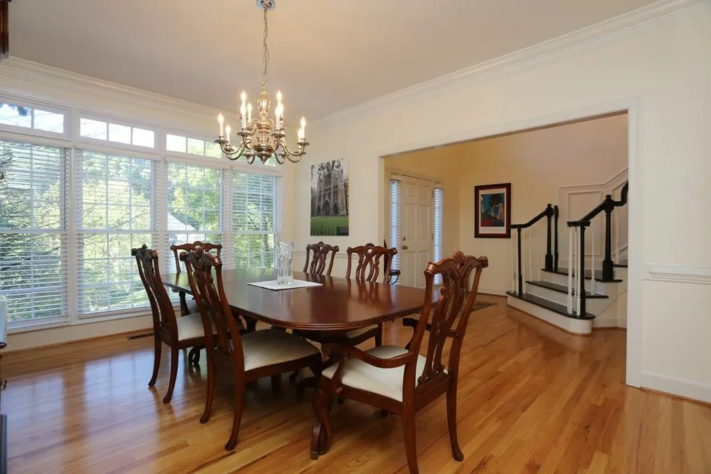 200 Sheridan Point Lane, Sandy Springs, Georgia 30342, 6 Bedrooms Bedrooms, ,4 BathroomsBathrooms,Residential,Sold,200 Sheridan Point Lane,5593707