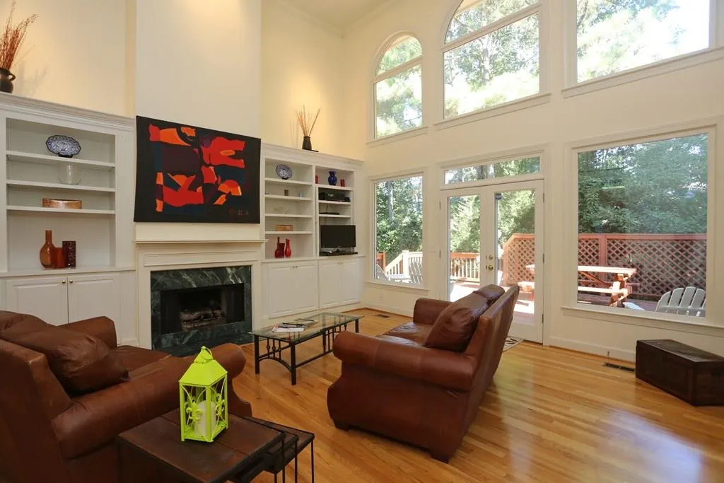 200 Sheridan Point Lane, Sandy Springs, Georgia 30342, 6 Bedrooms Bedrooms, ,4 BathroomsBathrooms,Residential,Sold,200 Sheridan Point Lane,5593707