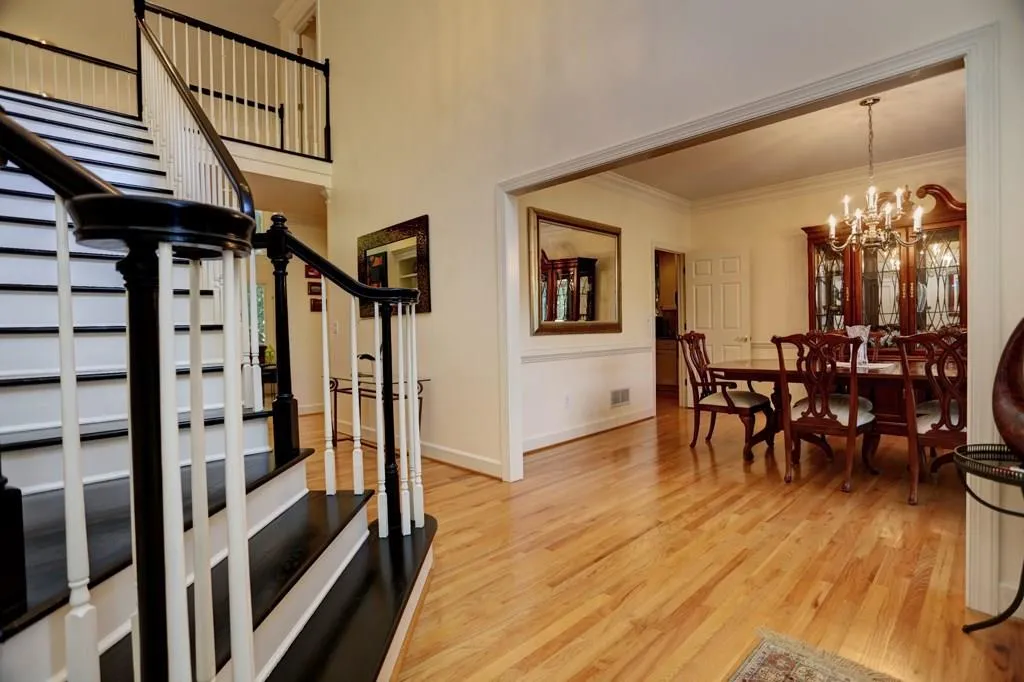 200 Sheridan Point Lane, Sandy Springs, Georgia 30342, 6 Bedrooms Bedrooms, ,4 BathroomsBathrooms,Residential,Sold,200 Sheridan Point Lane,5593707