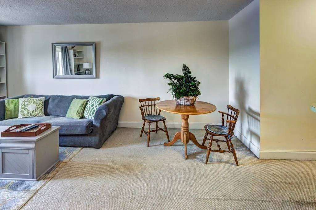2285 Peachtree Road Ne Unit 908, Atlanta, Georgia 30309, 1 Bedroom Bedrooms, ,1 BathroomBathrooms,Residential,Sold,2285 Peachtree Road Ne Unit 908,5715245