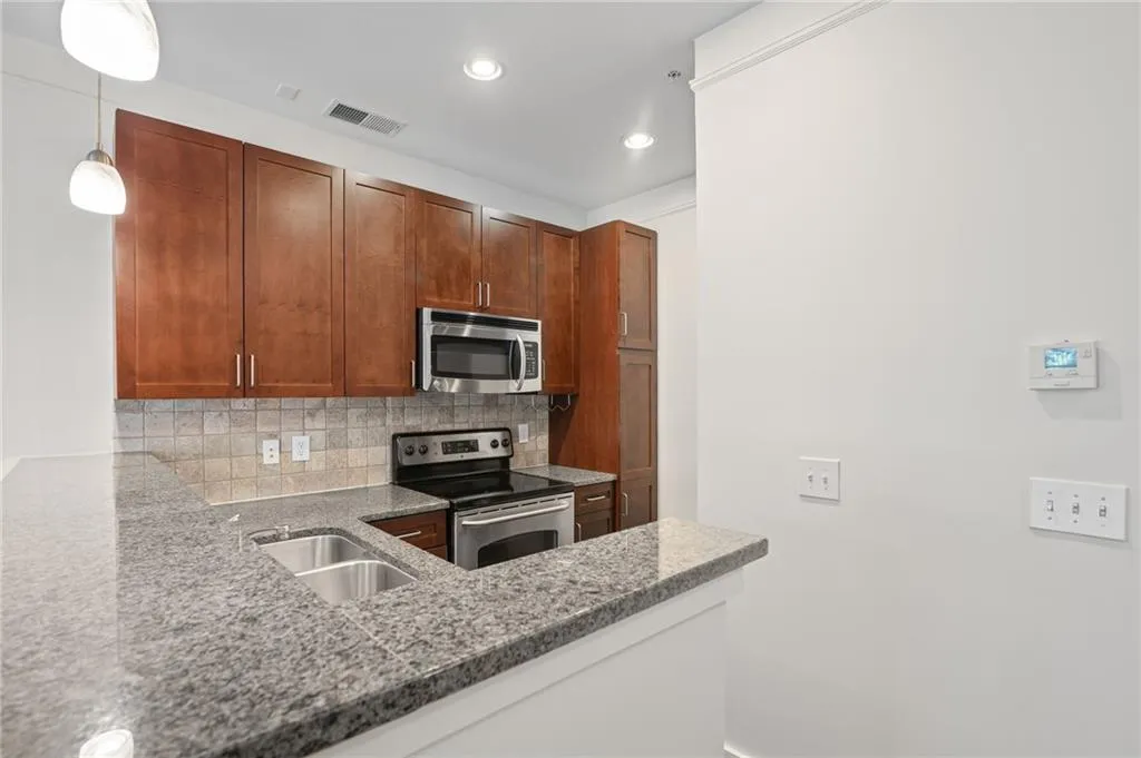 221 Semel Drive Nw Unit 273, Atlanta, Georgia 30309, 1 Bedroom Bedrooms, ,1 BathroomBathrooms,Residential,For Sale,221 Semel Drive Nw Unit 273,7573682