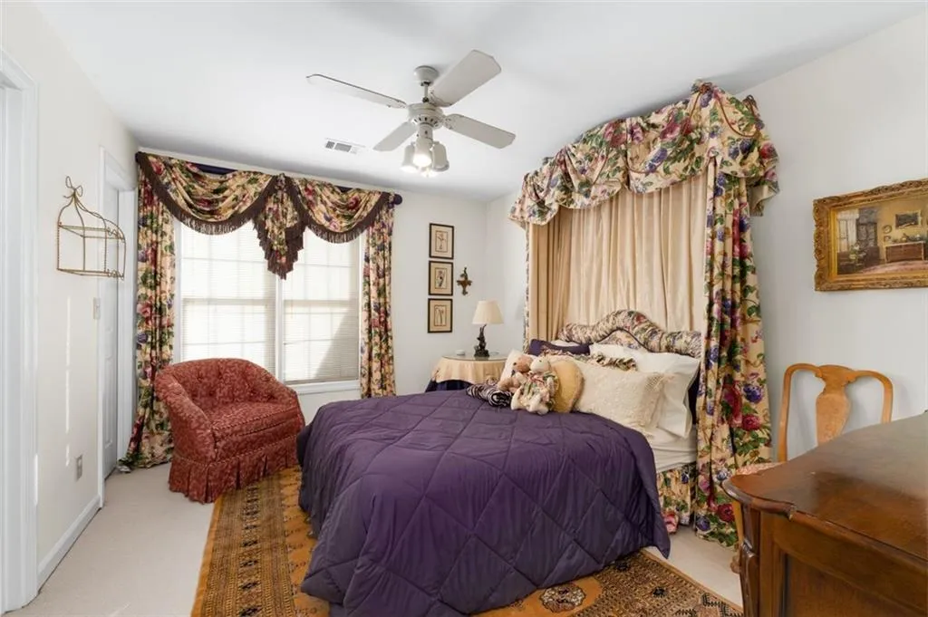 28 Ridgemere Trace, Atlanta, Georgia 30328, 4 Bedrooms Bedrooms, ,4 BathroomsBathrooms,Residential,Sold,28 Ridgemere Trace,7502298