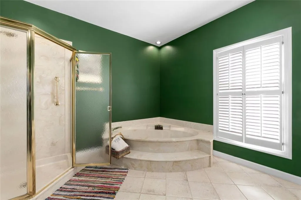 28 Ridgemere Trace, Atlanta, Georgia 30328, 4 Bedrooms Bedrooms, ,4 BathroomsBathrooms,Residential,Sold,28 Ridgemere Trace,7502298