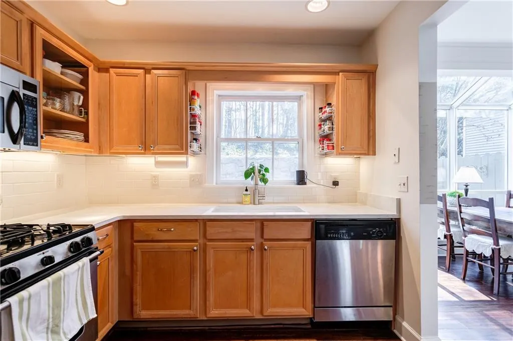 66 Mount Vernon Circle, Atlanta, Georgia 30338, 3 Bedrooms Bedrooms, ,2 BathroomsBathrooms,Residential,Sold,66 Mount Vernon Circle,6849756