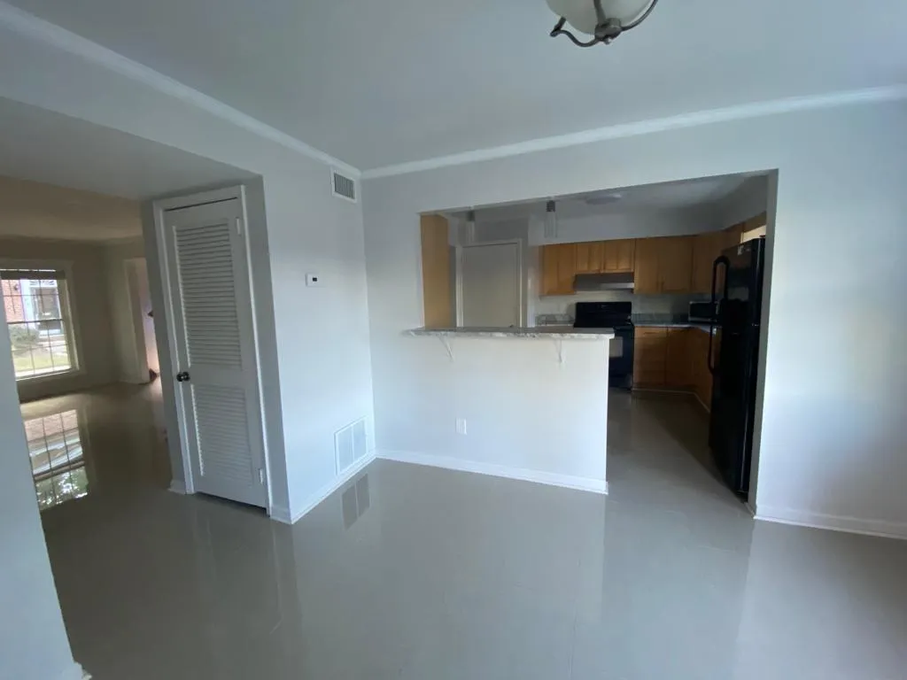 6520 Roswell Road Ne Unit 93, Sandy Springs, Georgia 30328, 3 Bedrooms Bedrooms, ,2 BathroomsBathrooms,Residential,Sold,6520 Roswell Road Ne Unit 93,6973084