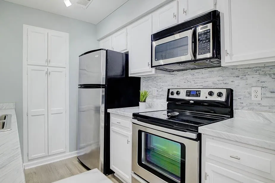 24317 Plantation Drive Ne Unit 317, Atlanta, Georgia 30324, 2 Bedrooms Bedrooms, ,2 BathroomsBathrooms,Residential,For Sale,24317 Plantation Drive Ne Unit 317,7618079