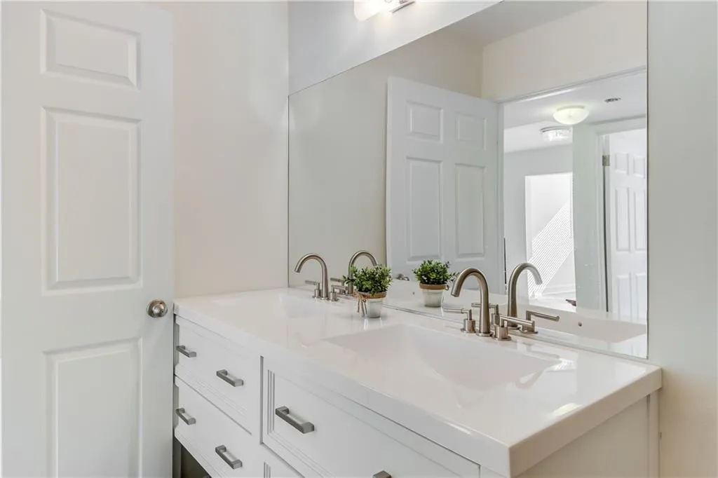 9002 Wingate Way, Sandy Springs, Georgia 30350, 1 Bedroom Bedrooms, ,1 BathroomBathrooms,Residential,Sold,9002 Wingate Way,6974729