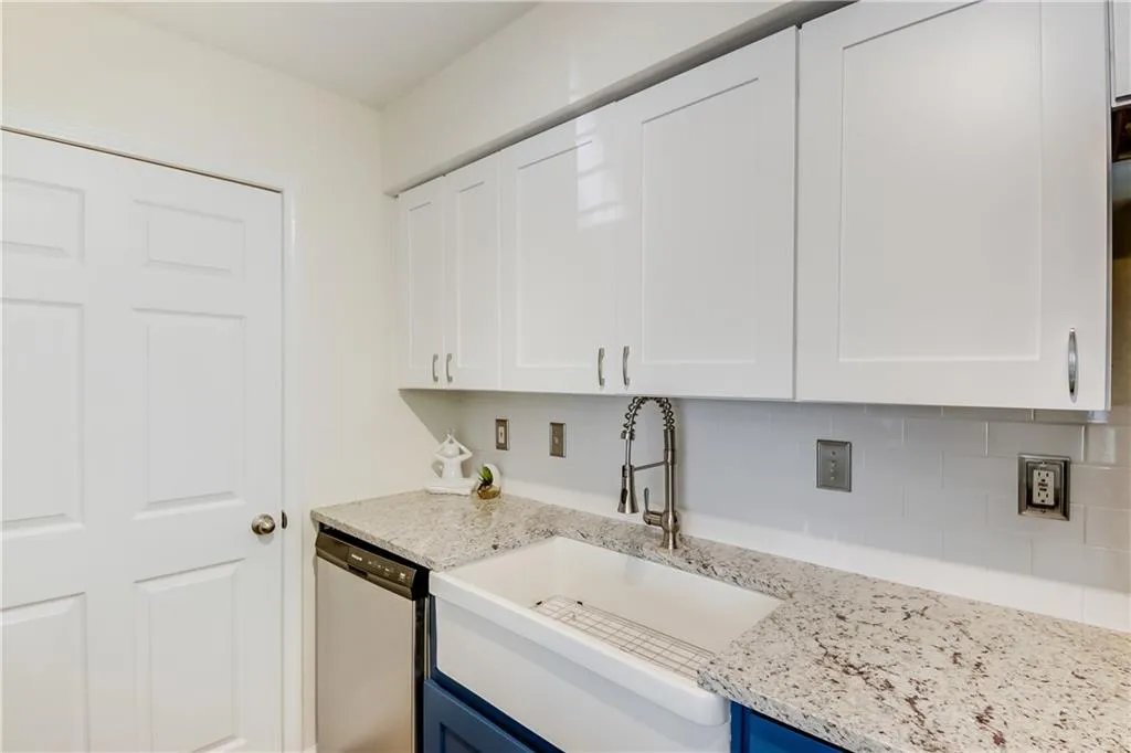 9002 Wingate Way, Sandy Springs, Georgia 30350, 1 Bedroom Bedrooms, ,1 BathroomBathrooms,Residential,Sold,9002 Wingate Way,6974729