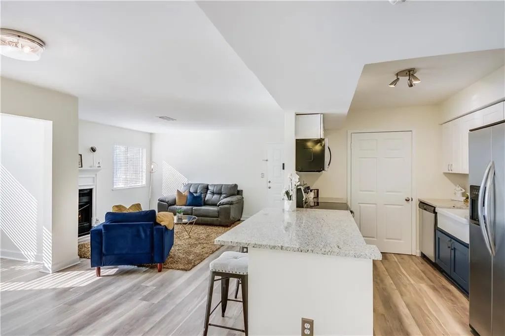 9002 Wingate Way, Sandy Springs, Georgia 30350, 1 Bedroom Bedrooms, ,1 BathroomBathrooms,Residential,Sold,9002 Wingate Way,6974729