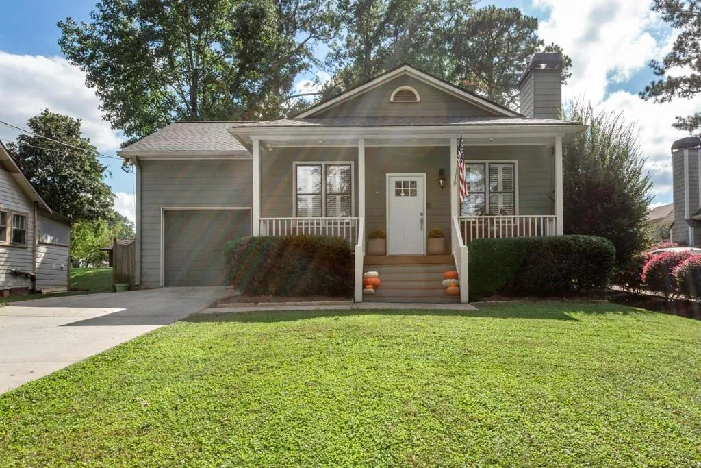 141 Spruell Springs Road, Atlanta, Georgia 30342, 3 Bedrooms Bedrooms, ,2 BathroomsBathrooms,Residential,Sold,141 Spruell Springs Road,6958126