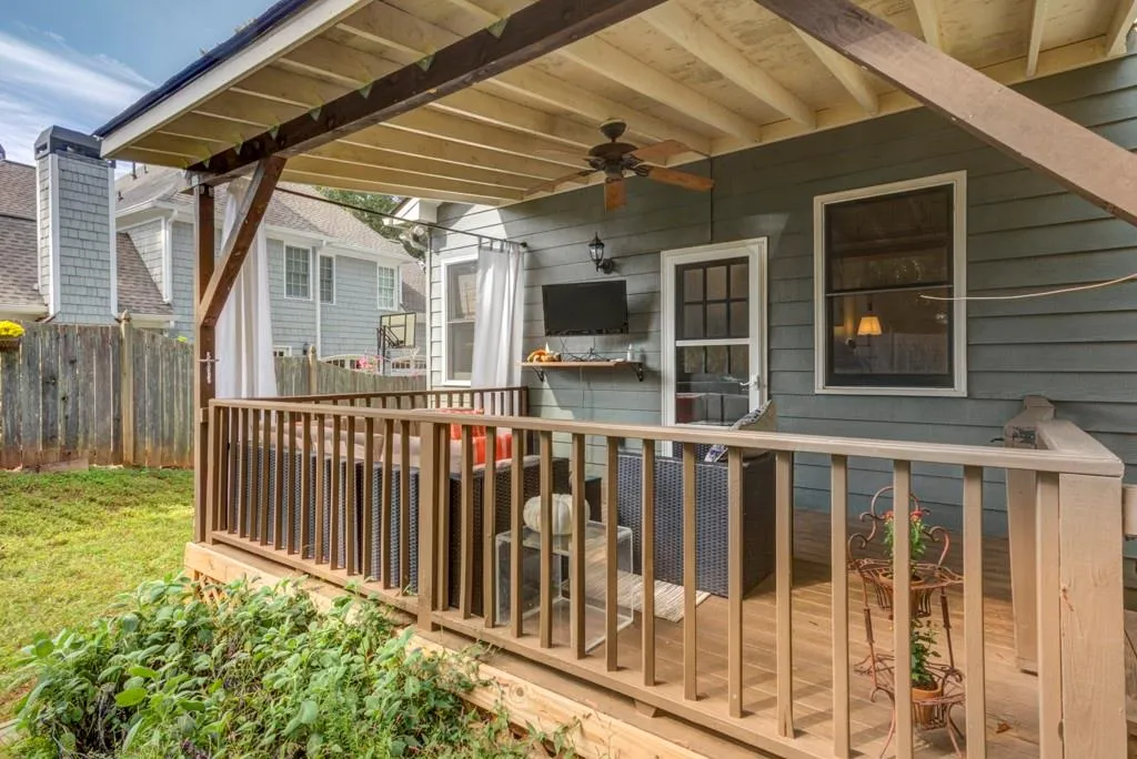 141 Spruell Springs Road, Atlanta, Georgia 30342, 3 Bedrooms Bedrooms, ,2 BathroomsBathrooms,Residential,Sold,141 Spruell Springs Road,6958126