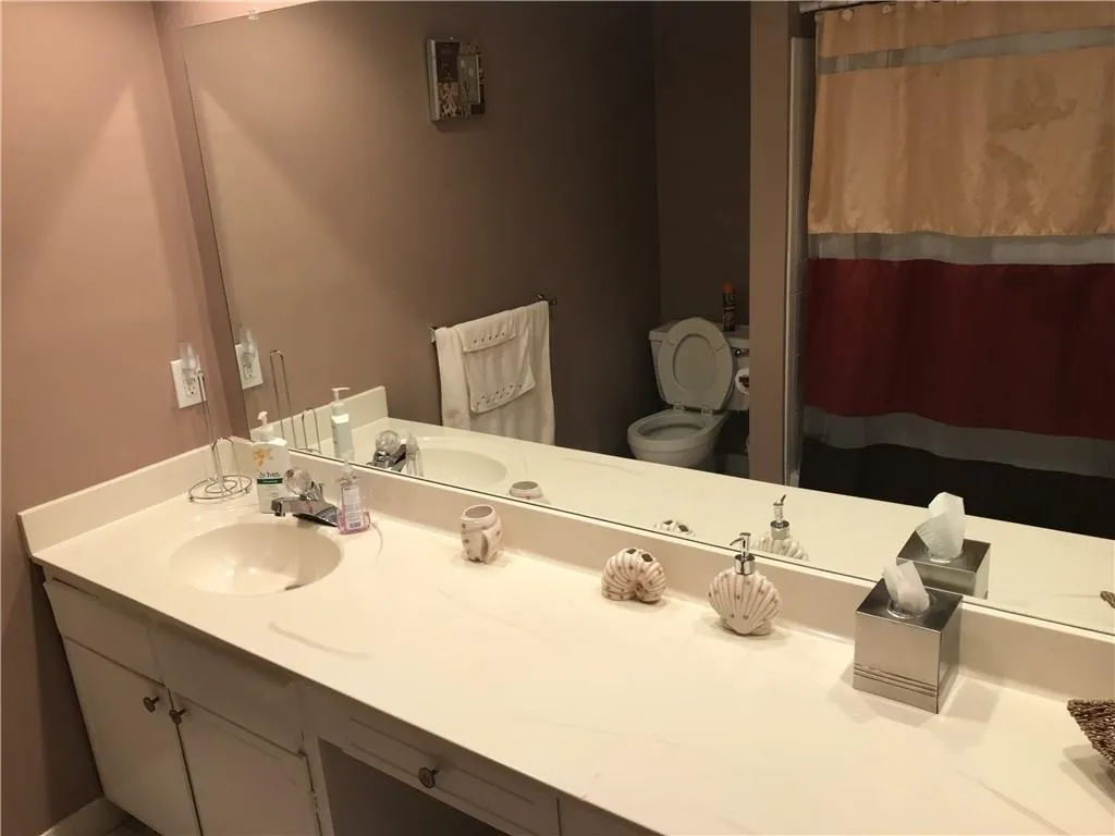 6851 Roswell Road Unit F13, Atlanta, Georgia 30328, 3 Bedrooms Bedrooms, ,2 BathroomsBathrooms,Residential,Sold,6851 Roswell Road Unit F13,5963109