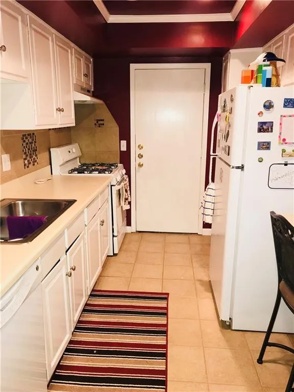 6851 Roswell Road Unit F13, Atlanta, Georgia 30328, 3 Bedrooms Bedrooms, ,2 BathroomsBathrooms,Residential,Sold,6851 Roswell Road Unit F13,5963109