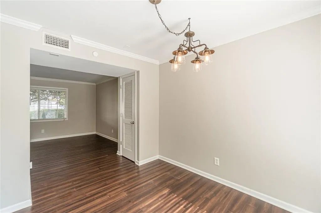 6940 Roswell Road Unit 6a, Sandy Springs, Georgia 30328, 2 Bedrooms Bedrooms, ,1 BathroomBathrooms,Residential,Sold,6940 Roswell Road Unit 6a,7067115