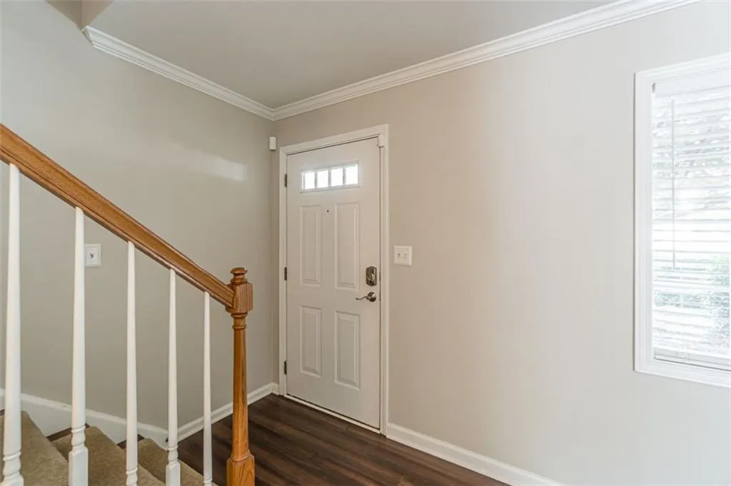 6940 Roswell Road Unit 6a, Sandy Springs, Georgia 30328, 2 Bedrooms Bedrooms, ,1 BathroomBathrooms,Residential,Sold,6940 Roswell Road Unit 6a,7067115