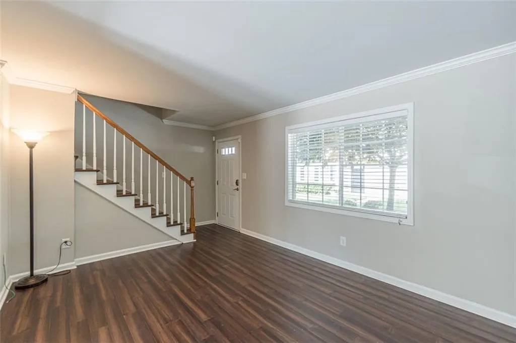 6940 Roswell Road Unit 6a, Sandy Springs, Georgia 30328, 2 Bedrooms Bedrooms, ,1 BathroomBathrooms,Residential,Sold,6940 Roswell Road Unit 6a,7067115