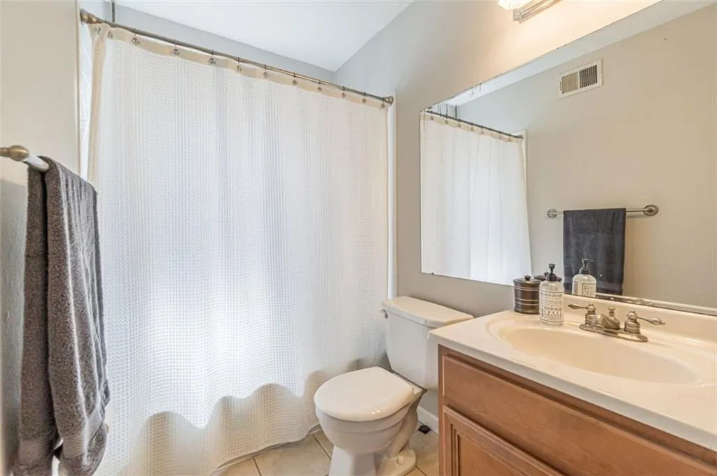 6940 Roswell Road Unit 6a, Sandy Springs, Georgia 30328, 2 Bedrooms Bedrooms, ,1 BathroomBathrooms,Residential,Sold,6940 Roswell Road Unit 6a,7067115