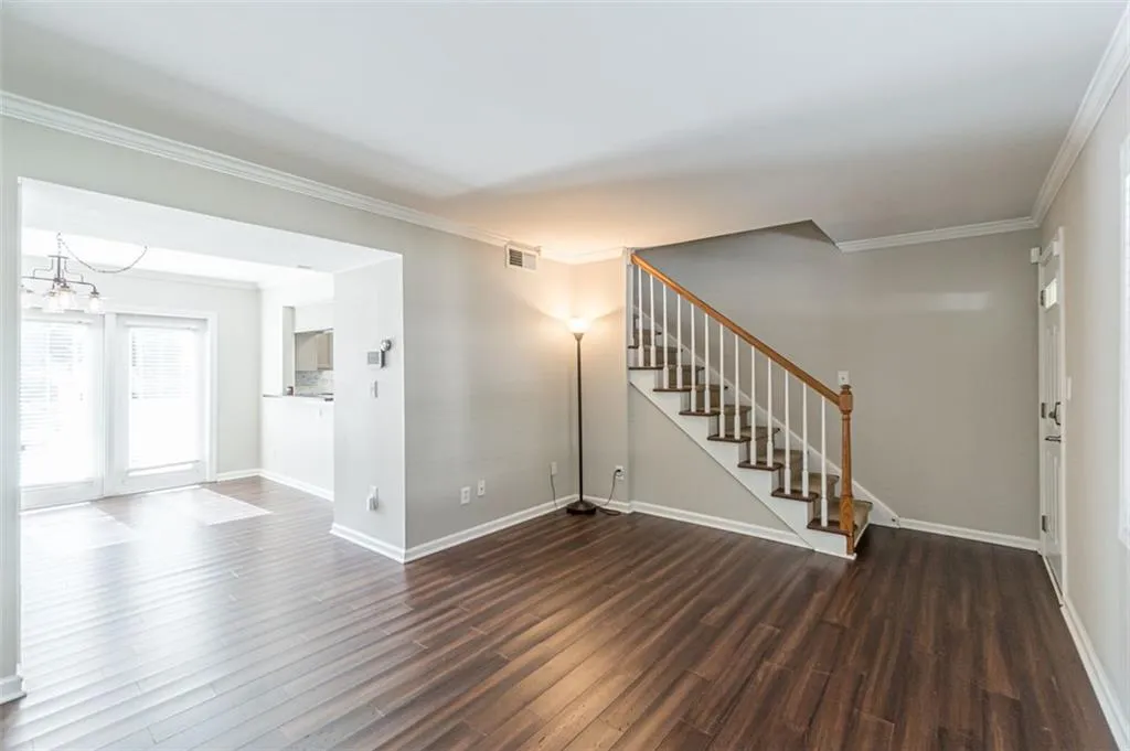 6940 Roswell Road Unit 6a, Sandy Springs, Georgia 30328, 2 Bedrooms Bedrooms, ,1 BathroomBathrooms,Residential,Sold,6940 Roswell Road Unit 6a,7067115