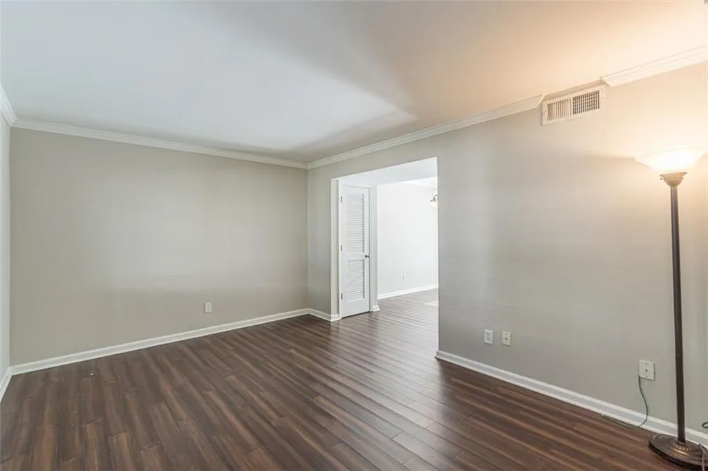 6940 Roswell Road Unit 6a, Sandy Springs, Georgia 30328, 2 Bedrooms Bedrooms, ,1 BathroomBathrooms,Residential,Sold,6940 Roswell Road Unit 6a,7067115