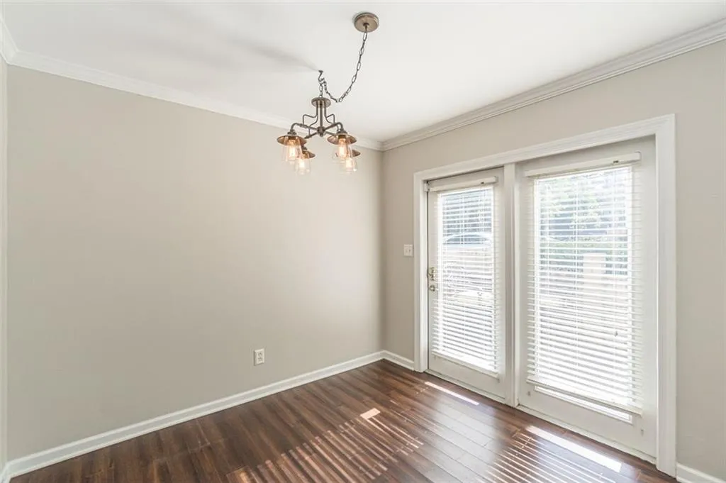 6940 Roswell Road Unit 6a, Sandy Springs, Georgia 30328, 2 Bedrooms Bedrooms, ,1 BathroomBathrooms,Residential,Sold,6940 Roswell Road Unit 6a,7067115