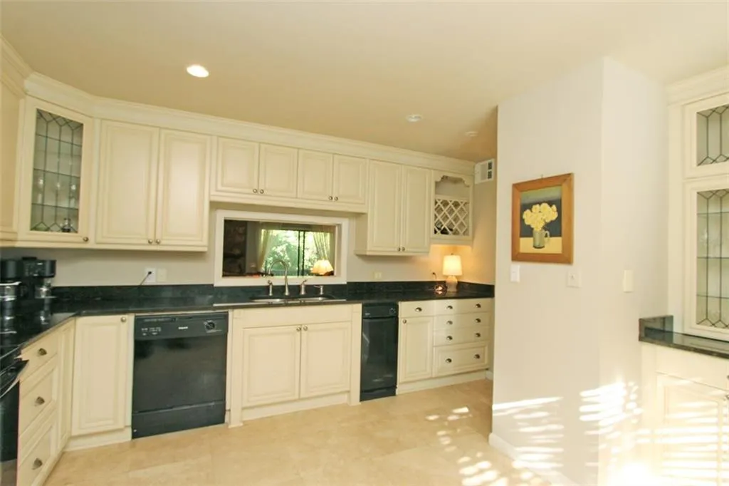 522 Sutters Point, Sandy Springs, Georgia 30328, 2 Bedrooms Bedrooms, ,2 BathroomsBathrooms,Residential,Sold,522 Sutters Point,5756945