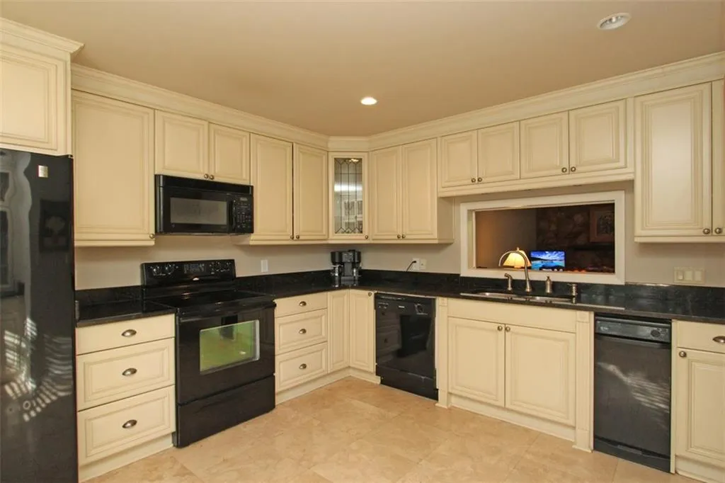 522 Sutters Point, Sandy Springs, Georgia 30328, 2 Bedrooms Bedrooms, ,2 BathroomsBathrooms,Residential,Sold,522 Sutters Point,5756945