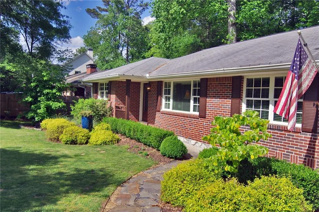4535 Jolyn Place, Sandy Springs, Georgia 30342, 3 Bedrooms Bedrooms, ,2 BathroomsBathrooms,Residential,Sold,4535 Jolyn Place,5683592