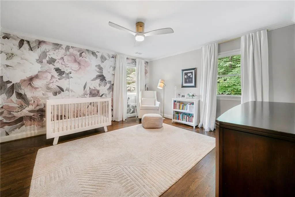 210 W Spalding Drive, Atlanta, Georgia 30328, 5 Bedrooms Bedrooms, ,3 BathroomsBathrooms,Residential,Sold,210 W Spalding Drive,7426010