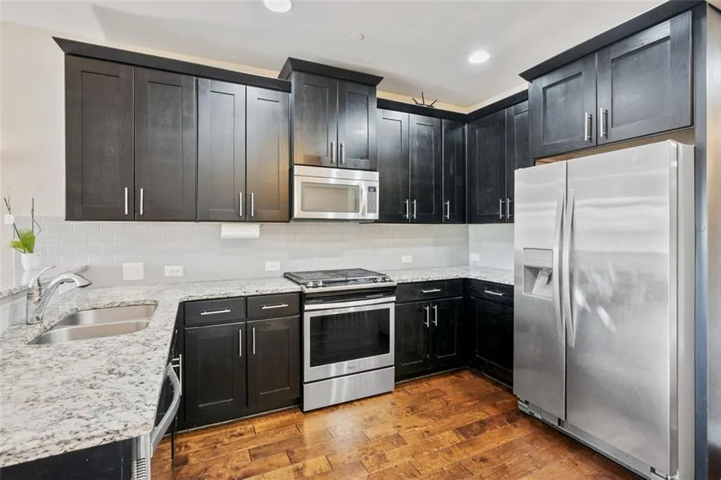 7510 Stoneridge Drive, Atlanta, Georgia 30328, 3 Bedrooms Bedrooms, ,3 BathroomsBathrooms,Residential,Sold,7510 Stoneridge Drive,6931264